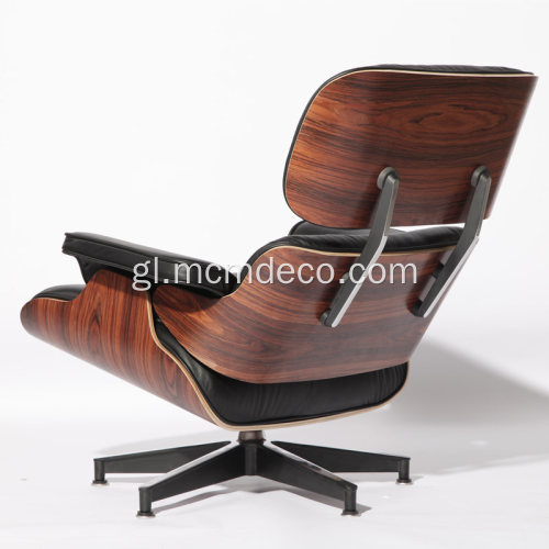 Poltrona Charles Eames de coiro Clssic con otomán